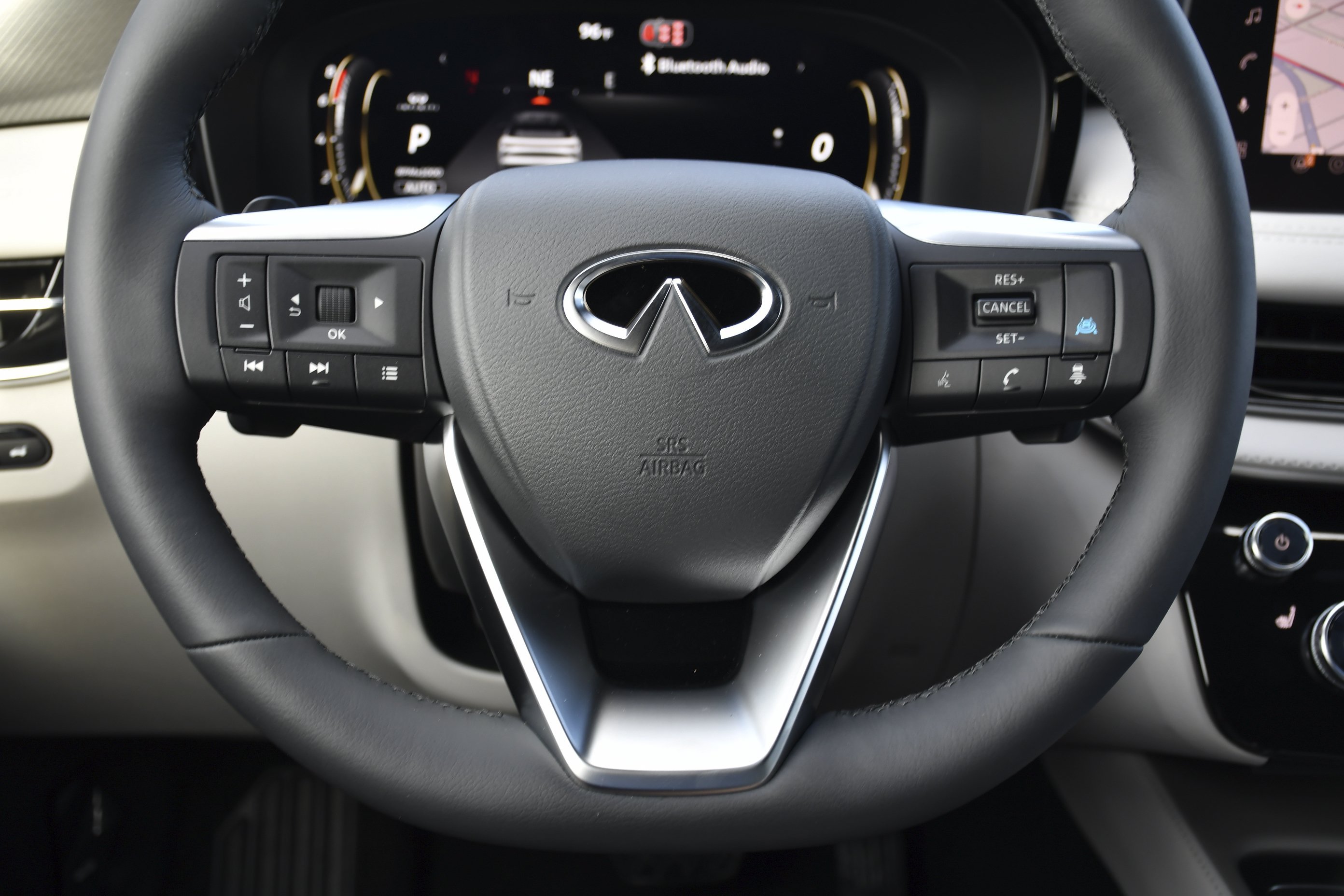 New 2027 GRAPHITE SHADOW INFINITI Luxe AWD image 7