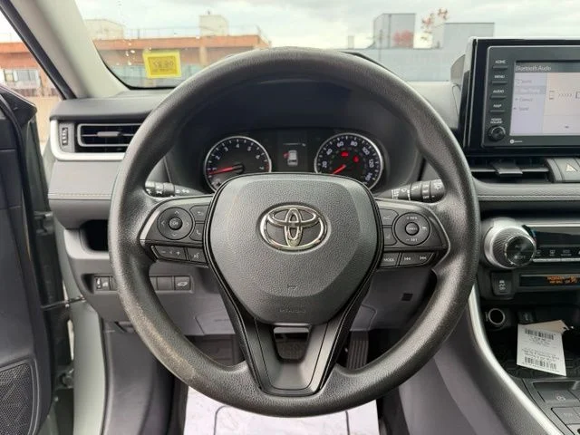 Used 2021  Toyota XLE image 21