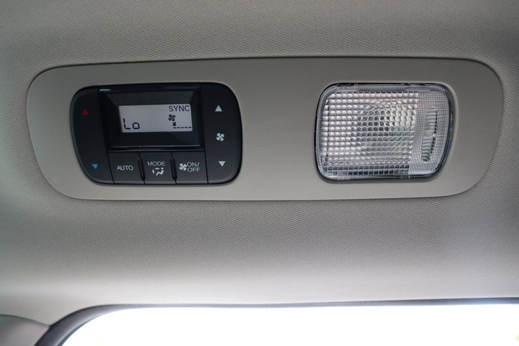New 2027 Platinum White Pearl Honda Touring image 16