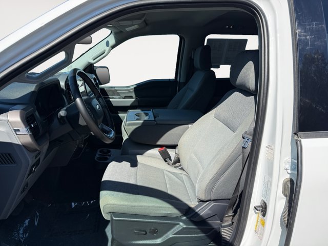 Used 2025 Oxford White Ford XLT image 10