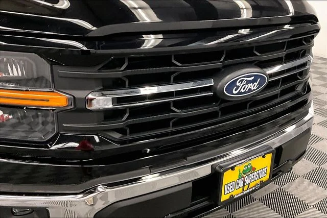 Used 2025 Agate Black Metallic Ford XLT image 32