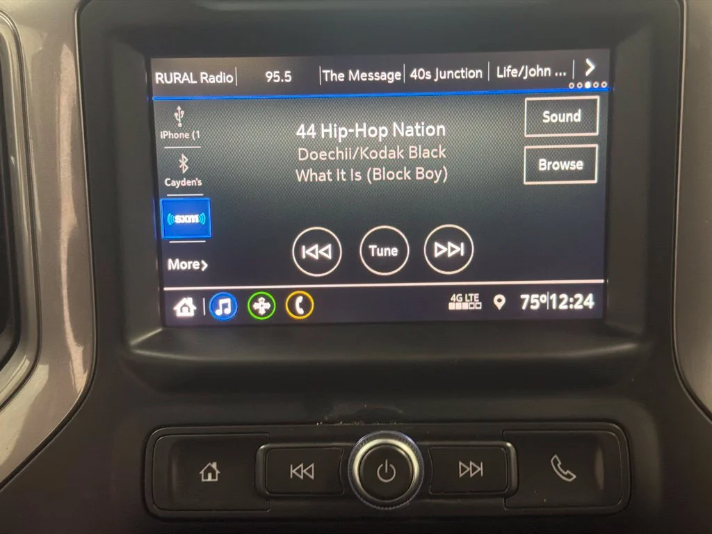 Used 2022 Summit White Chevrolet Custom image 14