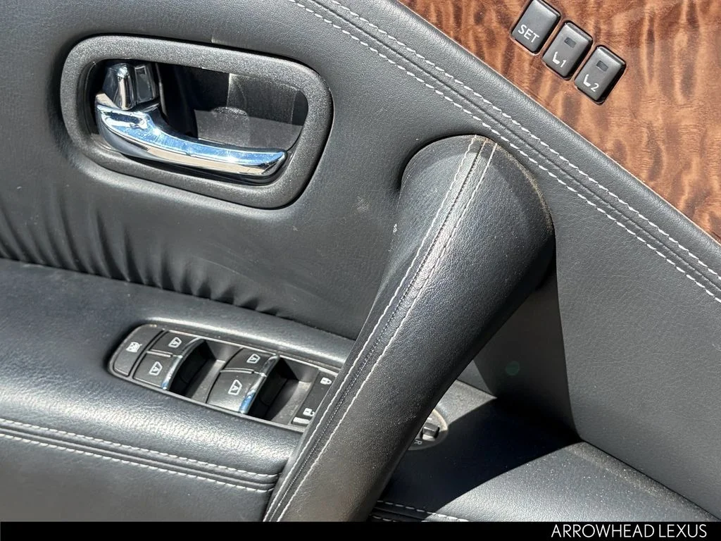 Used 2018 Black Nissan Platinum image 27