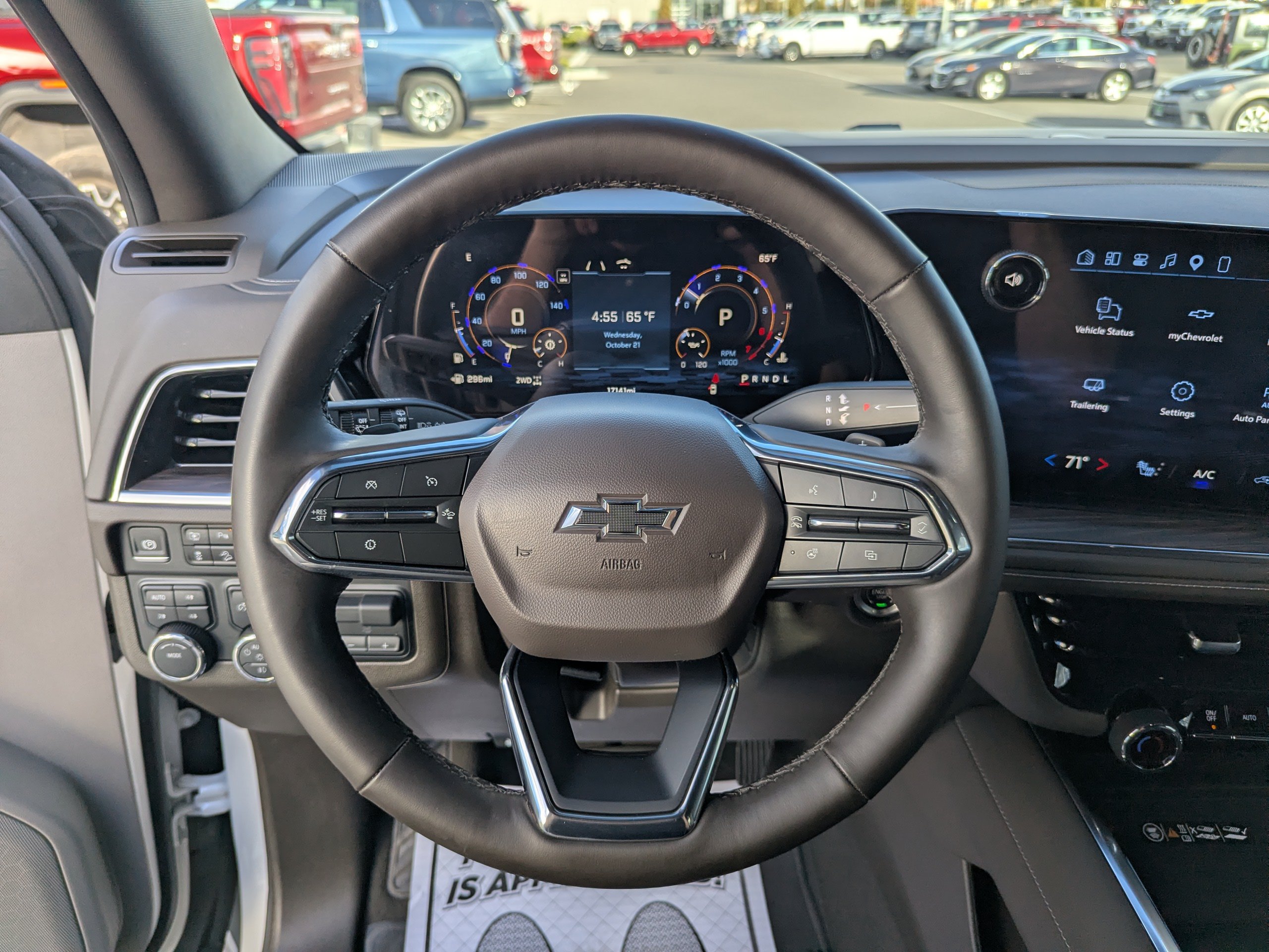 2025 Chevrolet Suburban Z71 - Photo 16