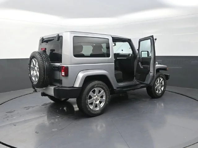 Used 2013 Silver Jeep Sahara image 42