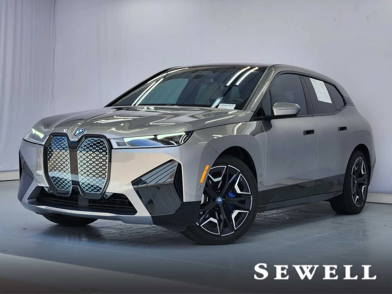 2023 BMW iX xDrive50's photo