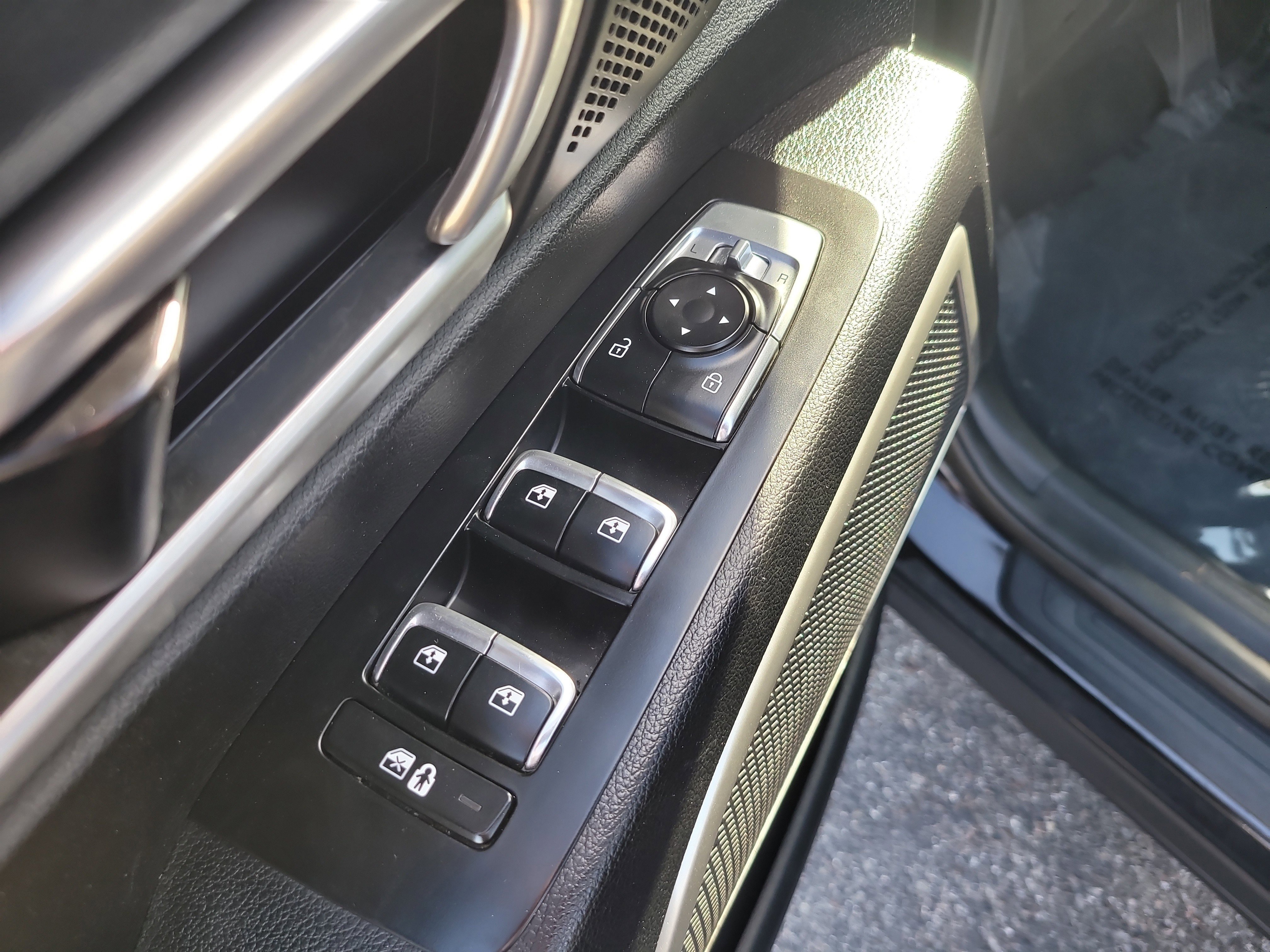 Used 2023 Ebony Black Kia LX image 17