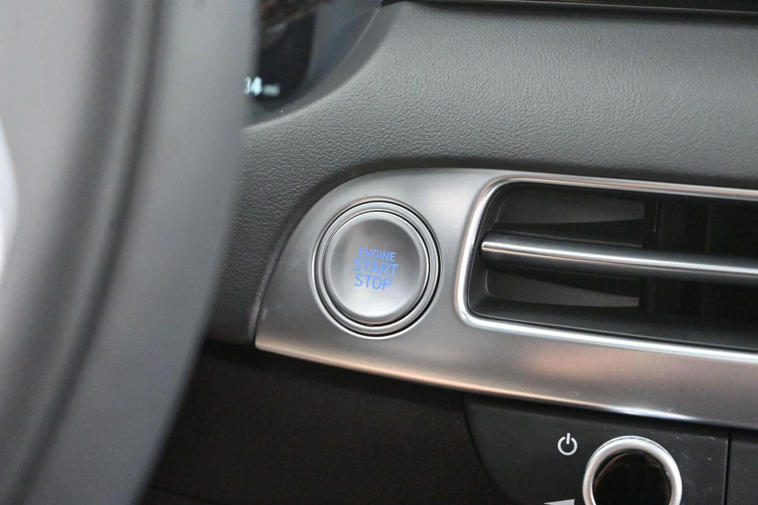 Used 2024 Hyper White Hyundai Calligraphy image 28