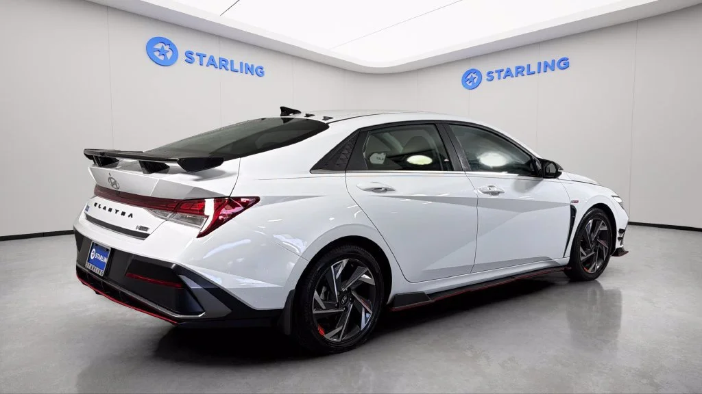 Used 2024 White Hyundai SEL image 10
