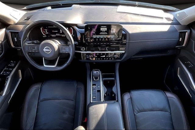 Used 2023 Gray Nissan Platinum image 14