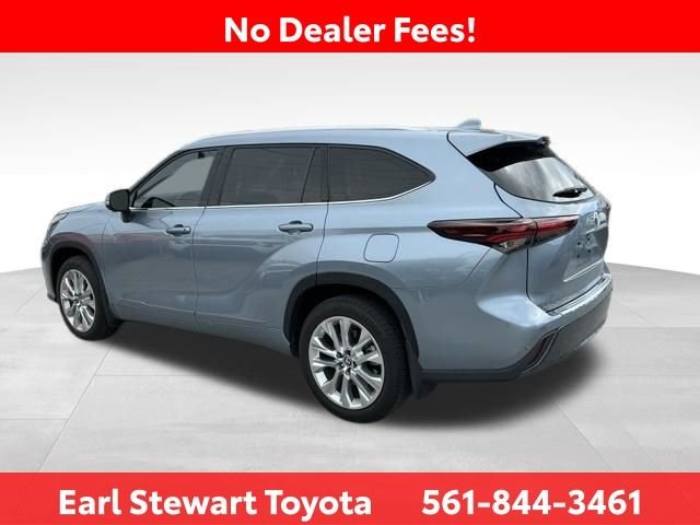 Used 2024  Toyota Limited image 7