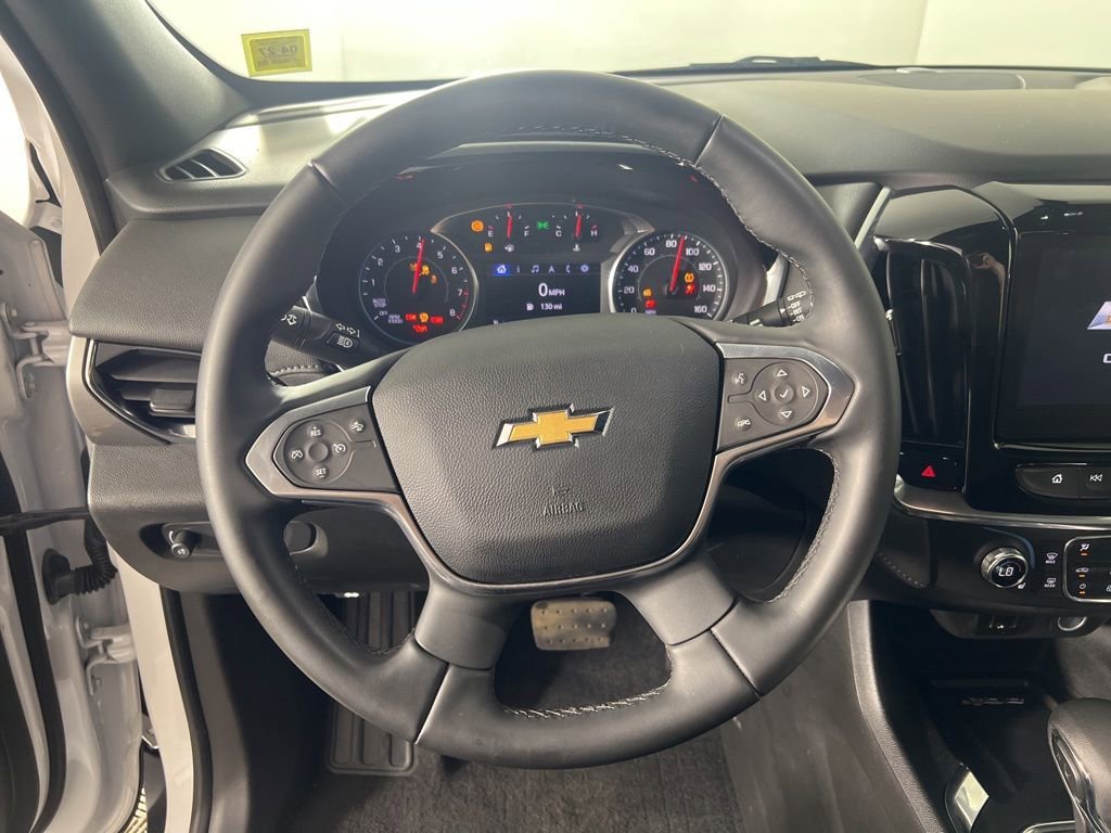 Used 2023 Iridescent Pearl Tricoat Chevrolet LT Cloth image 16