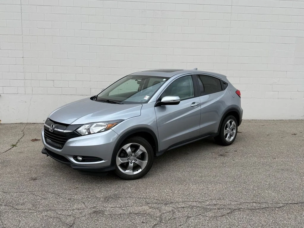 Used 2017  Honda EX image 1
