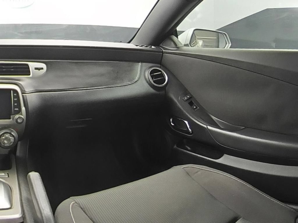 Used 2015 SILVER ICE METALLIC Chevrolet LT image 15