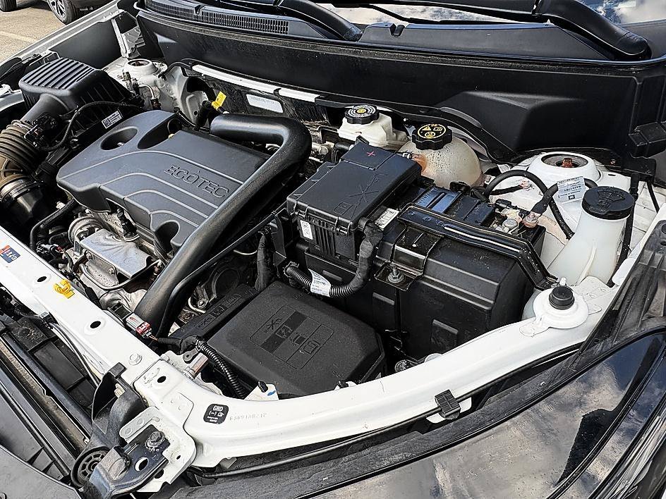 Used 2024 Summit White Chevrolet LS image 27