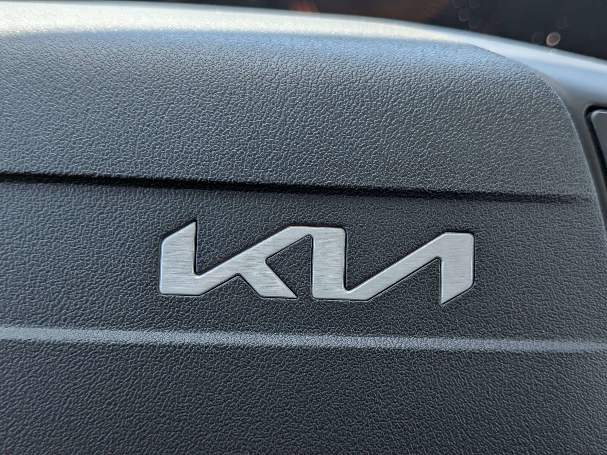 New 2026 Snow White Pearl Kia LXS image 30