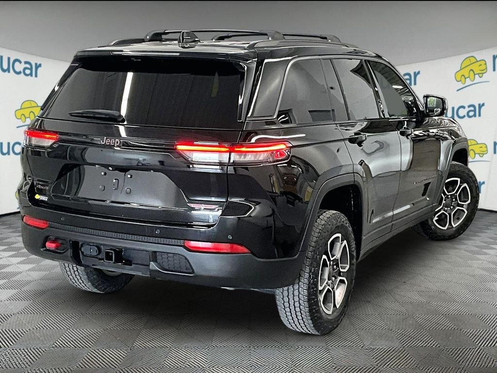 Used 2022 Diamond Black Crystal Pearlcoat Jeep Trailhawk image 6