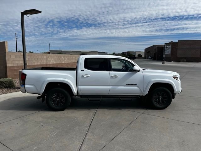 2023 Toyota Tacoma SR5 photo 2