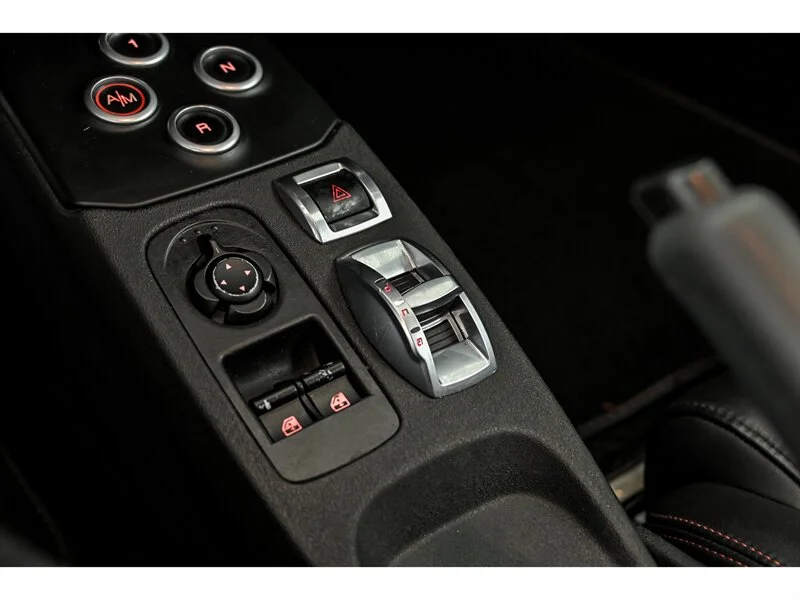 Used 2015 RED Alfa Romeo  image 24