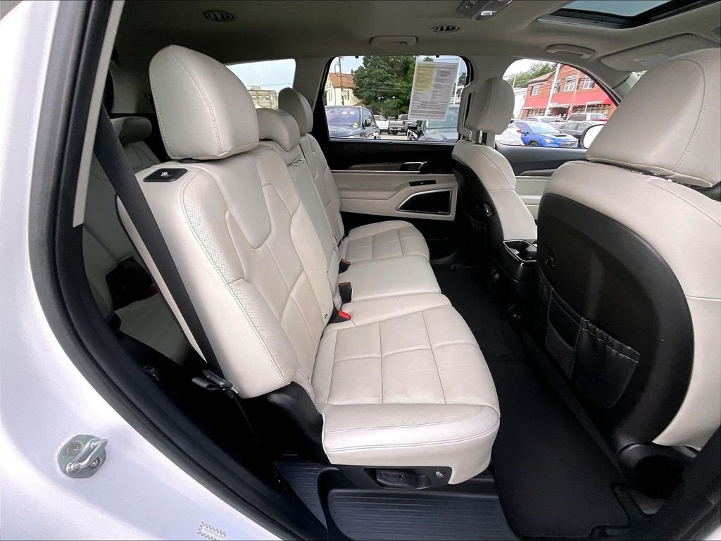 Used 2021 White Kia EX image 16