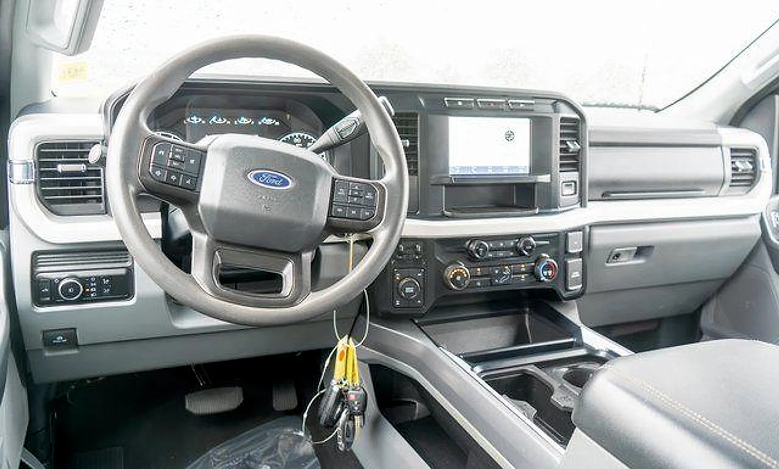 Used 2023 Agate Black Metallic Ford XLT image 10