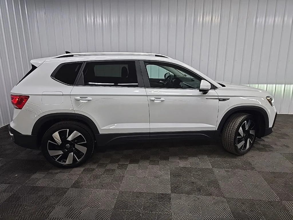 Used 2023 White Volkswagen 1.5T SEL image 2