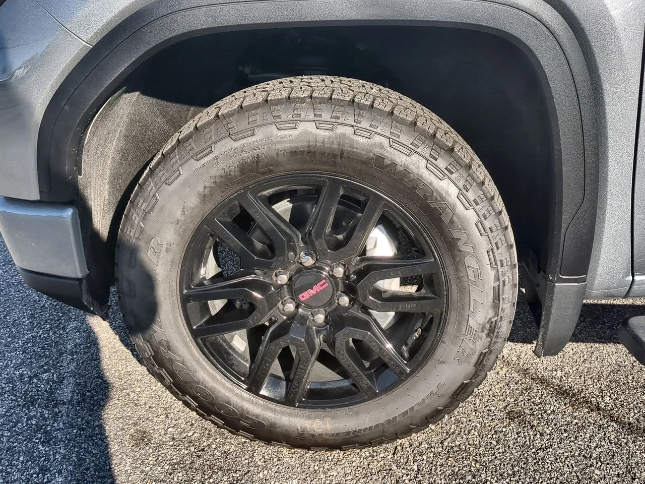 New 2026 Sterling Metallic GMC Elevation image 34