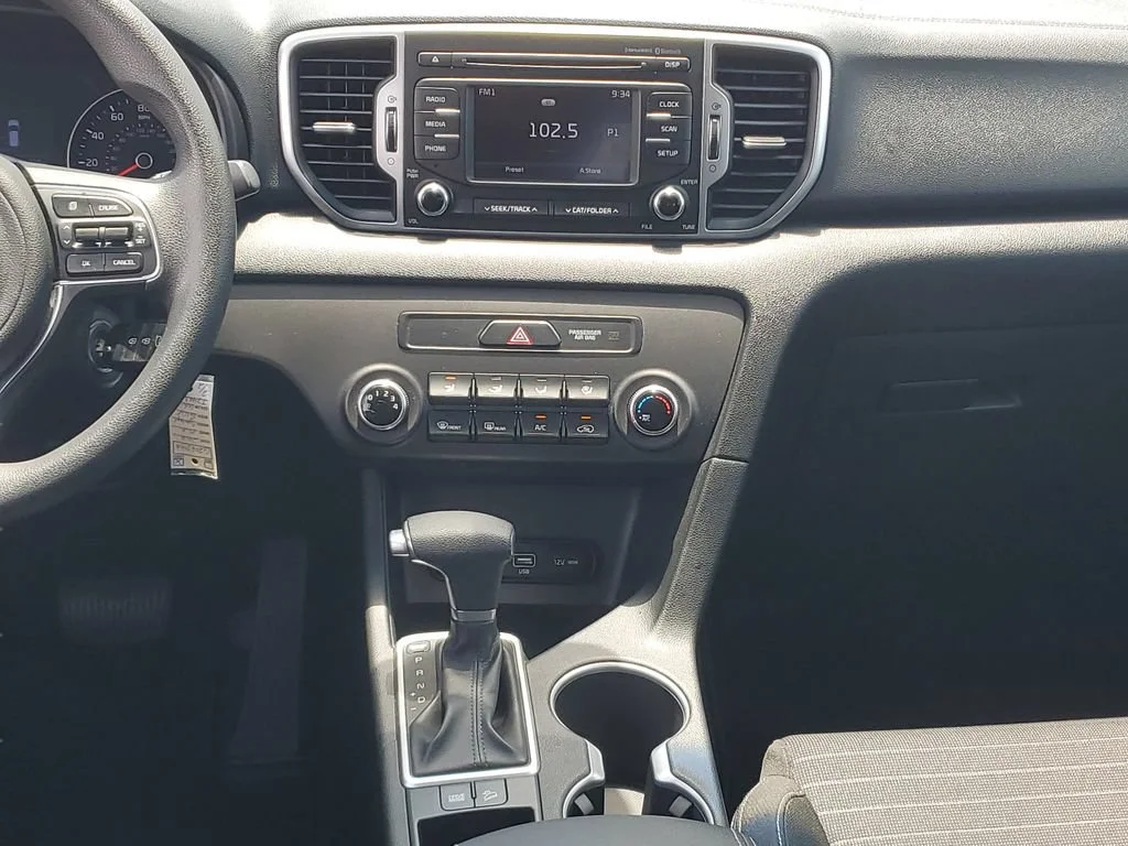 Used 2018 White Kia LX image 16