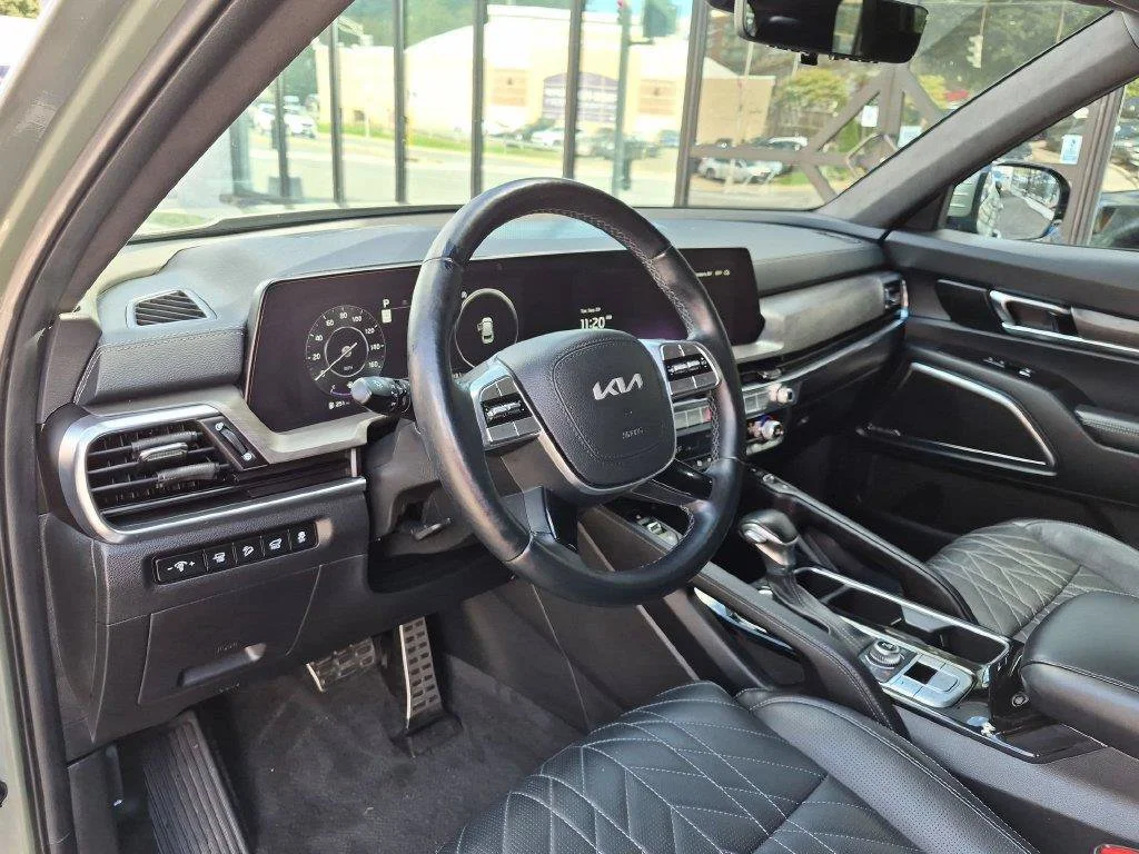 Used 2025 Green Kia SX-Prestige X-Line image 15