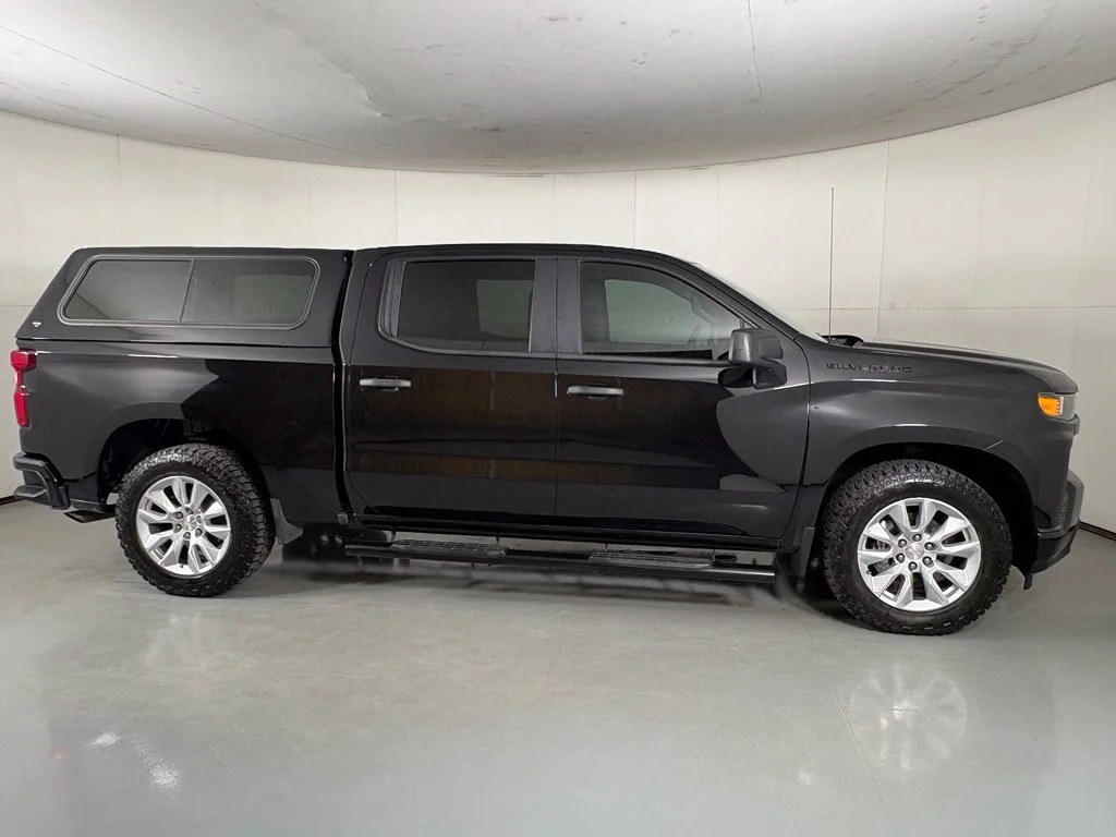 Used 2020 Black Chevrolet Custom image 11