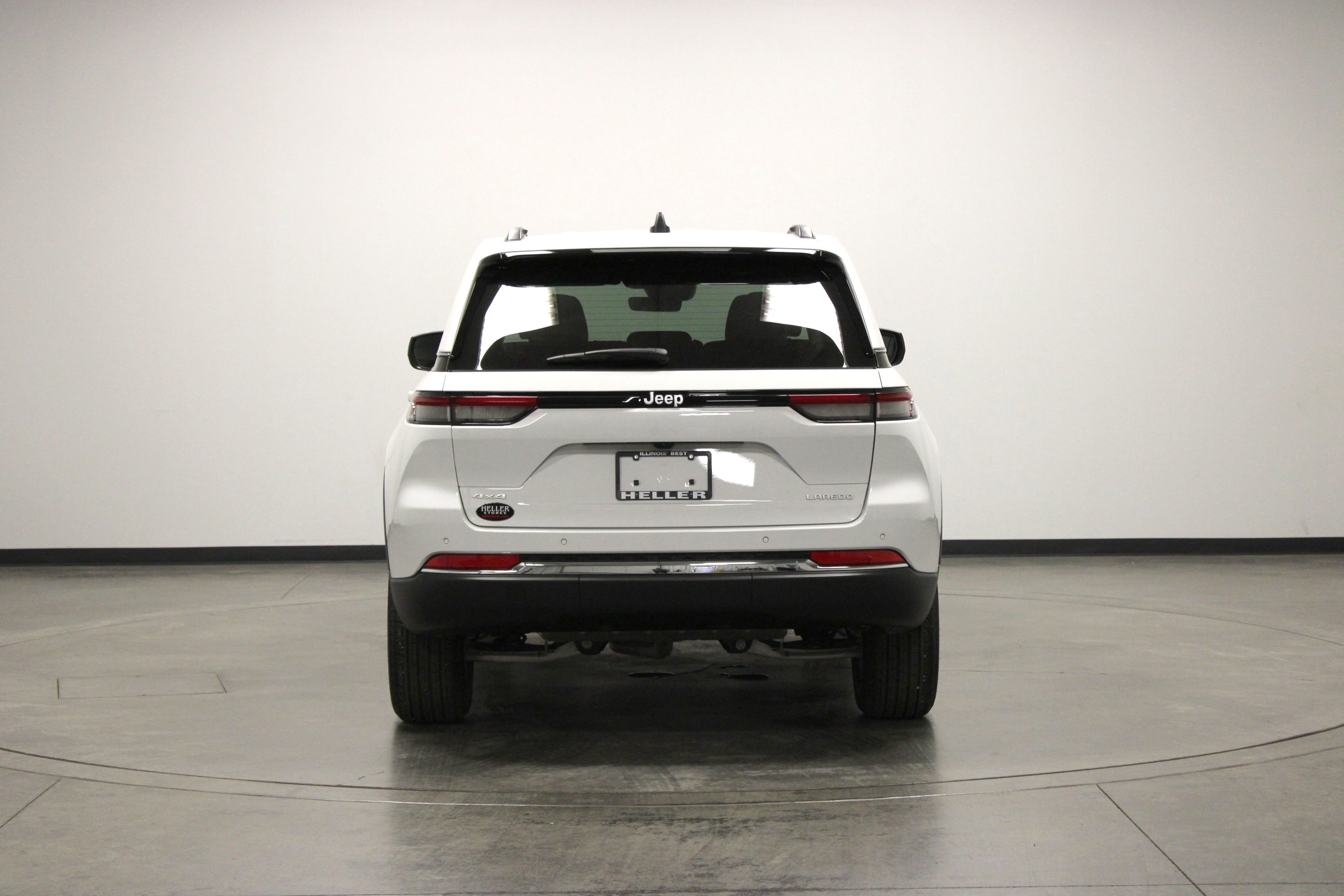 Used 2025 Bright White Clearcoat Jeep Laredo X image 7