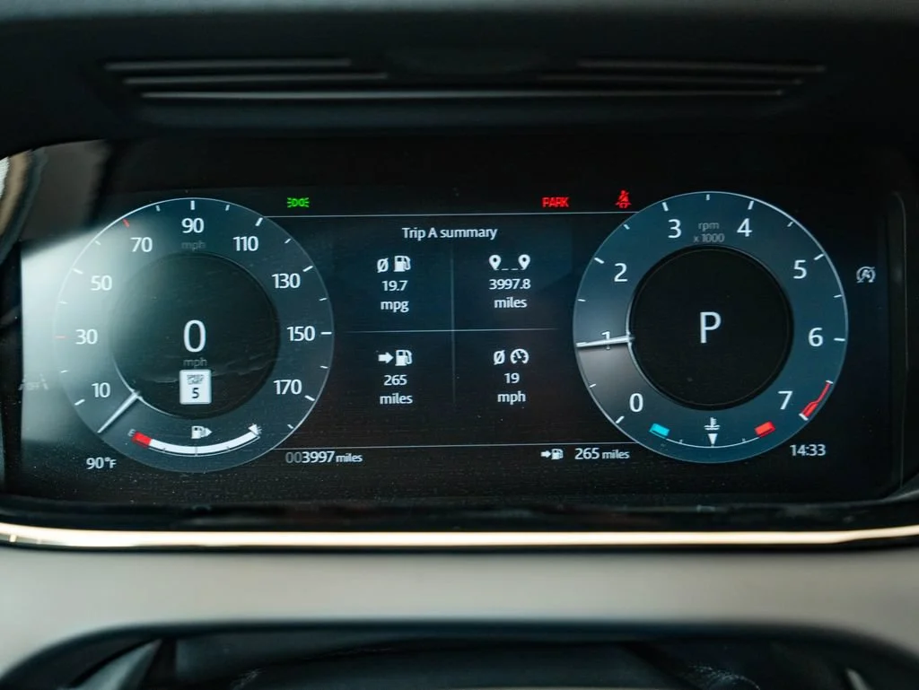 Used 2026 Bronze Land Rover Dynamic image 28