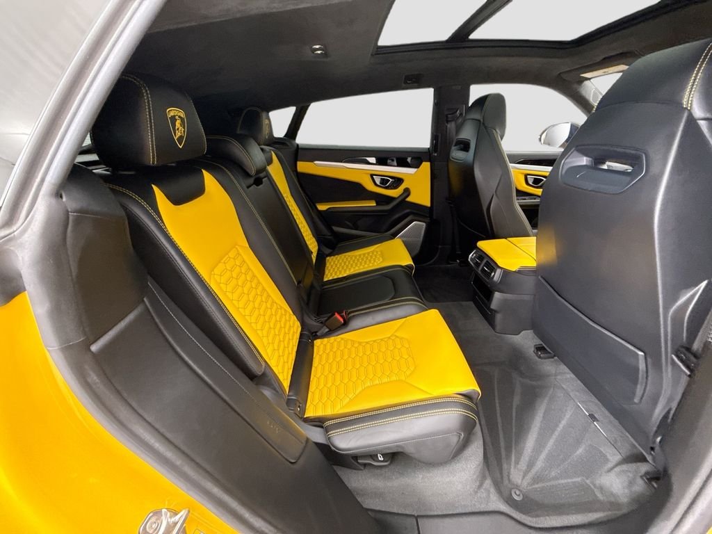 Used 2019 Black Lamborghini Base image 21