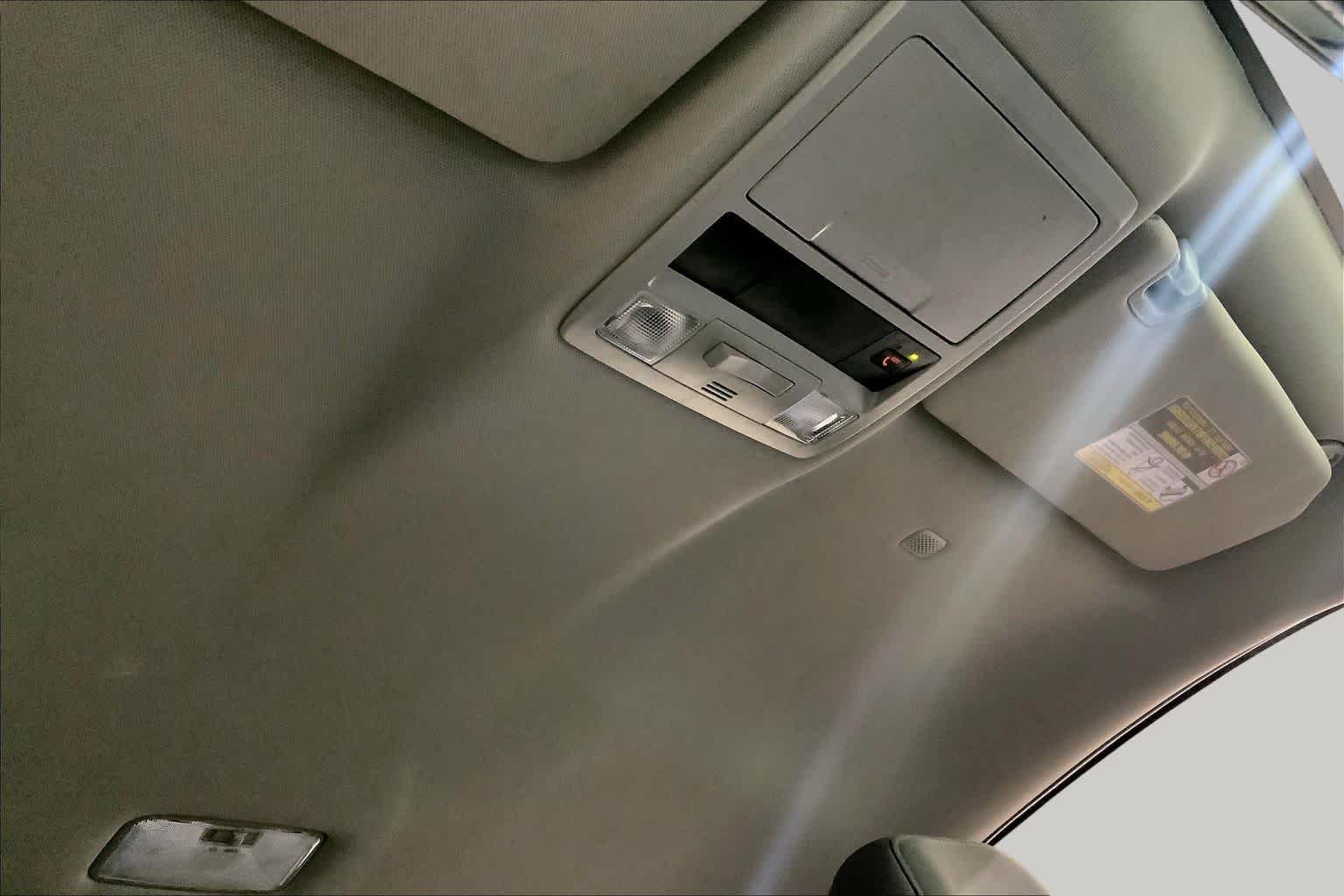 Used 2022 White Toyota SR5 image 14