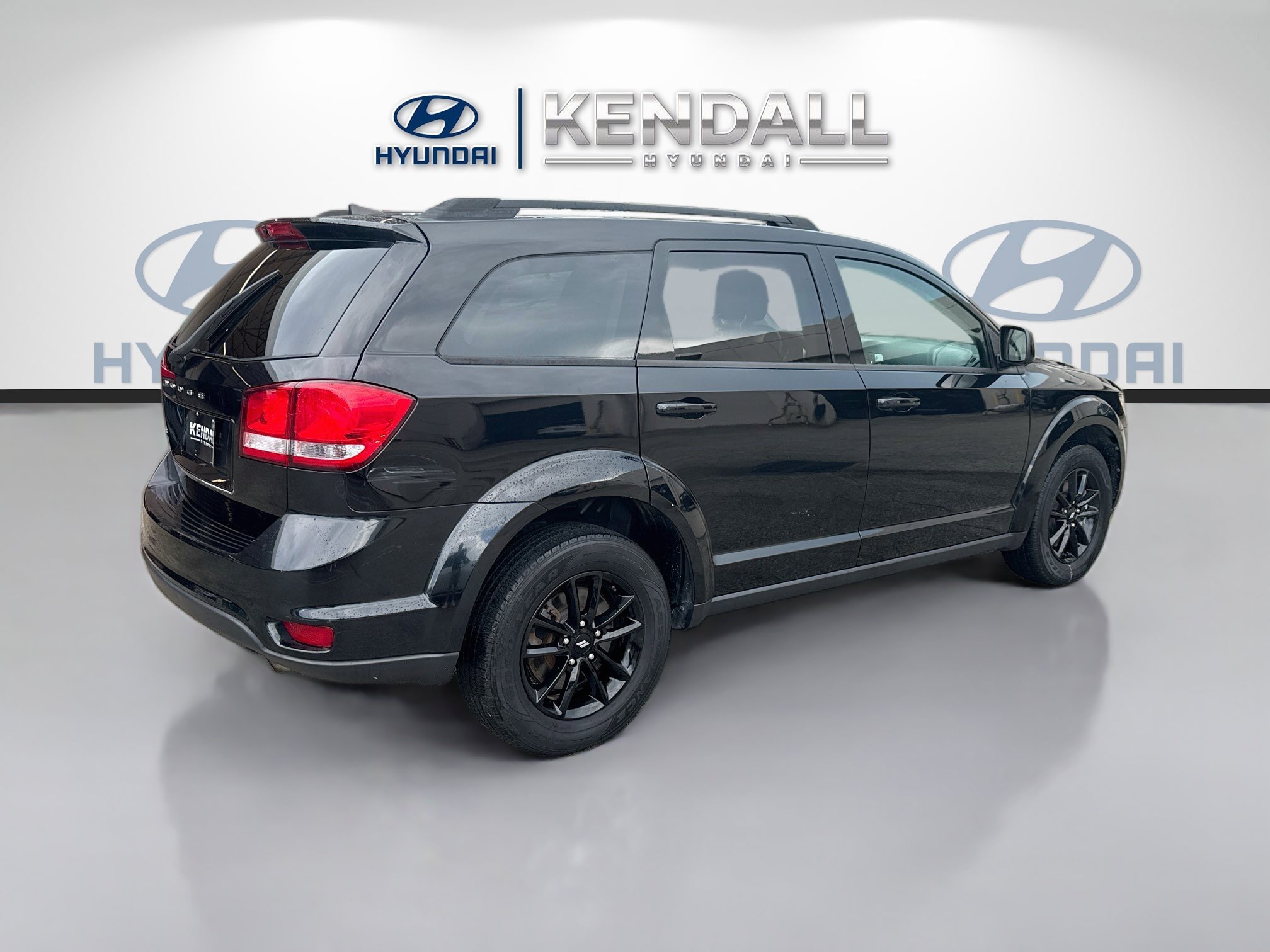 Used 2019 Pitch Black Clearcoat Dodge SE image 6