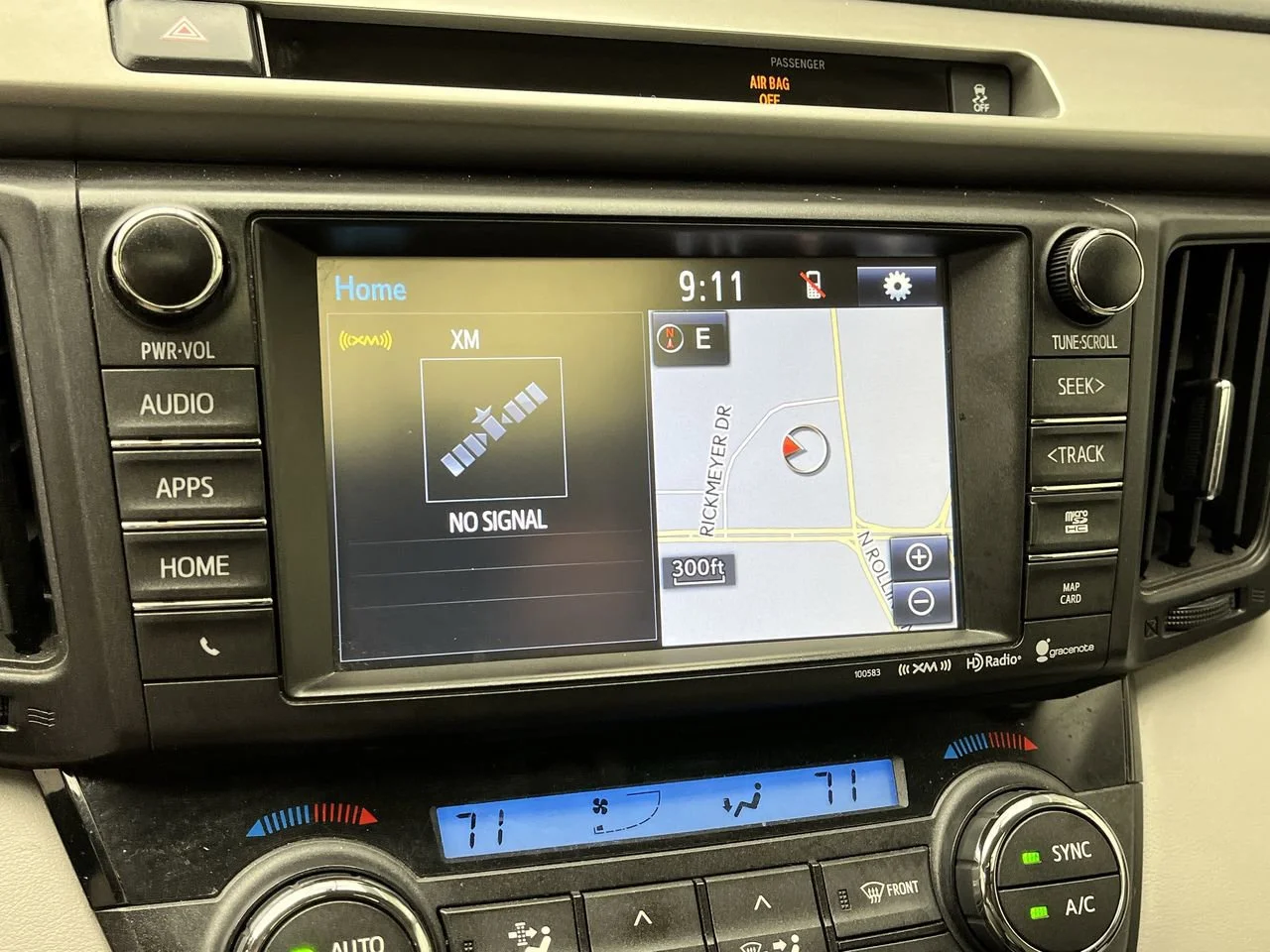 Used 2016 Gray Toyota XLE image 18