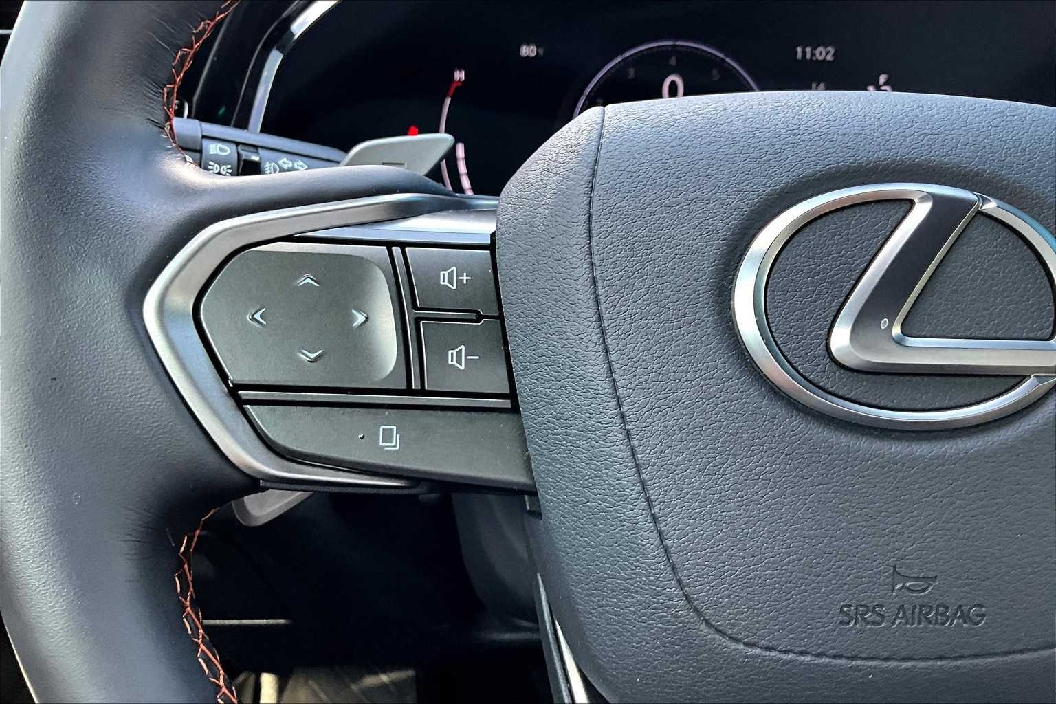 Used 2024 Eminent White Pearl Lexus Premium image 22