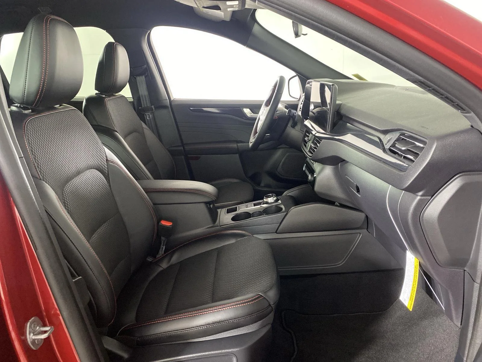 Used 2025 Rapid Red Metallic Tinted Clearcoat Ford ST-Line Select image 28