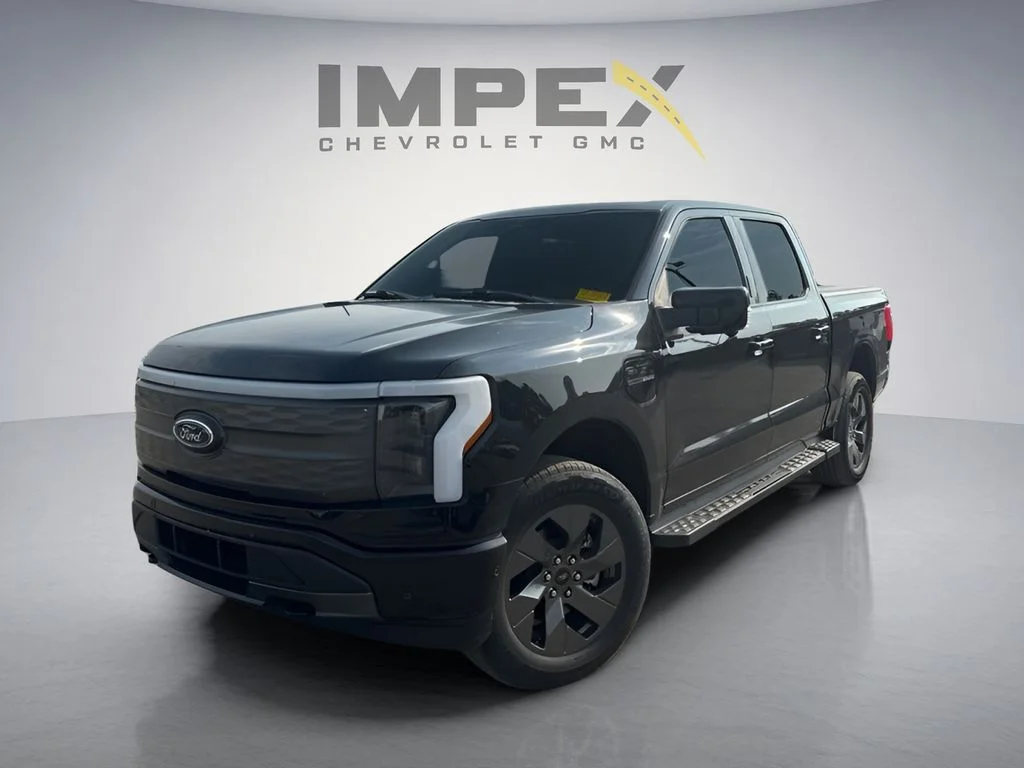 Used 2023 Black Ford Lariat image 1