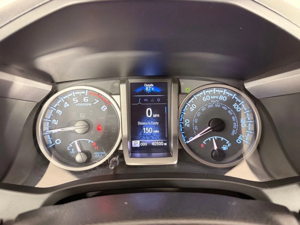 Used 2021 White Toyota SR5 image 29