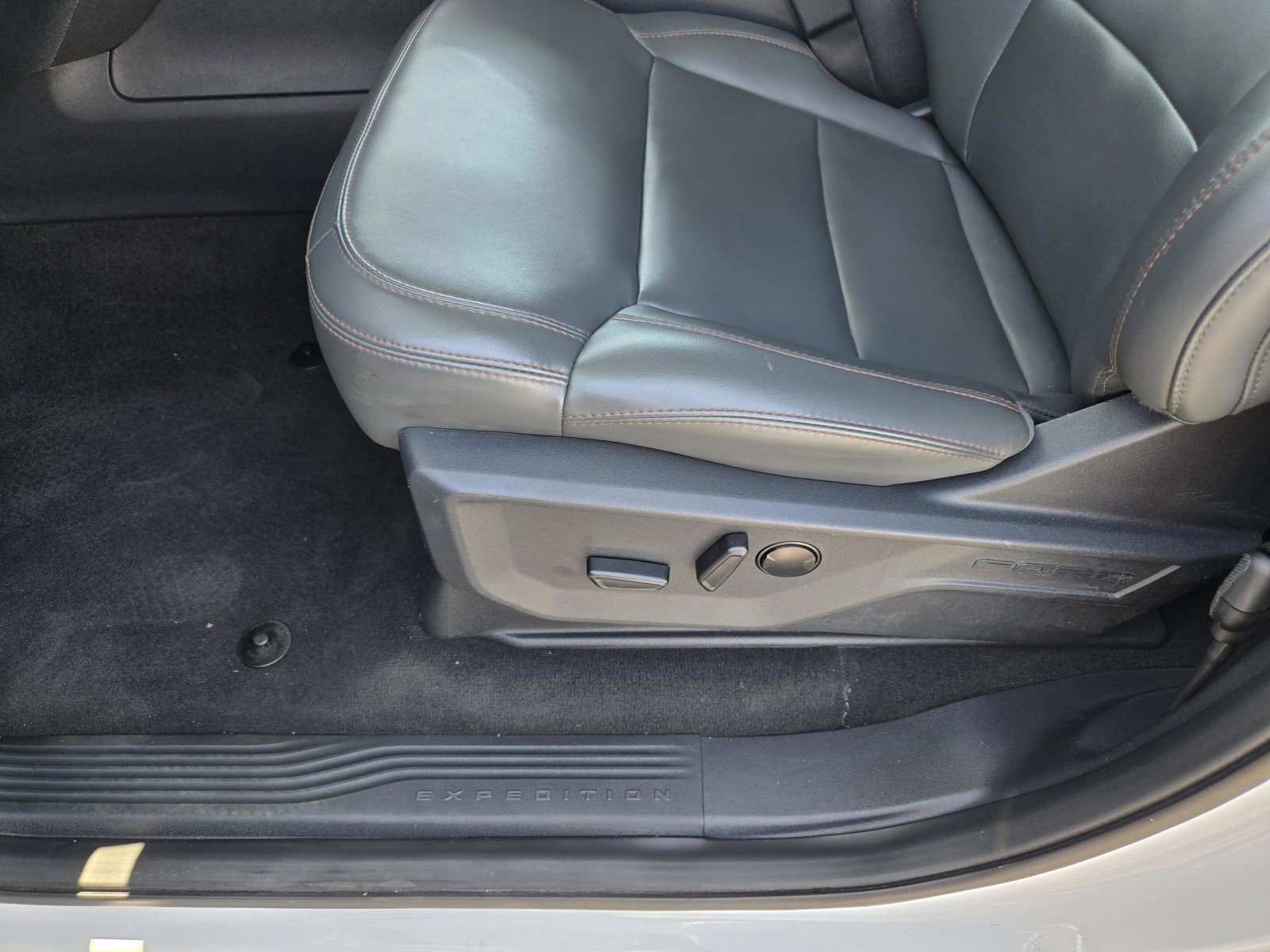 Used 2025 White Ford Active image 20