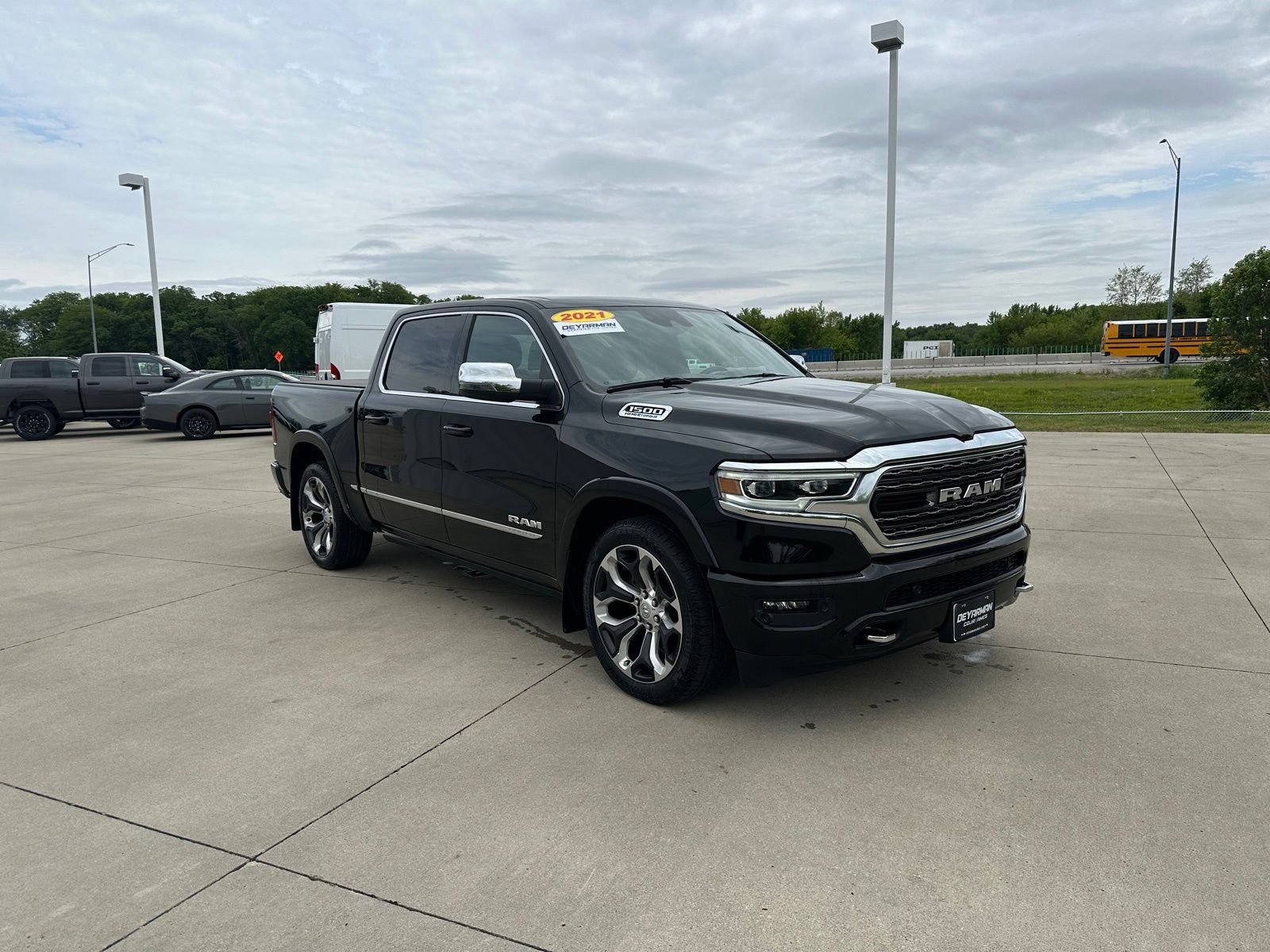 2023 RAM 1500 Limited 4x4 Crew Cab 5'7's photo