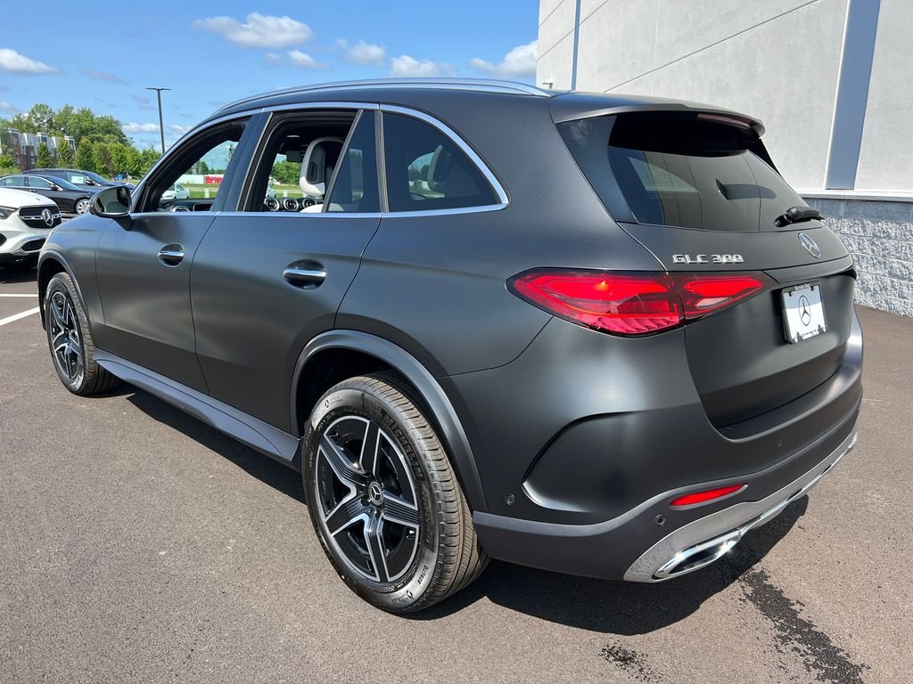 New 2026 MANUFAKTUR exclusive graphite grey magno Mercedes-Benz GLC 300 image 5