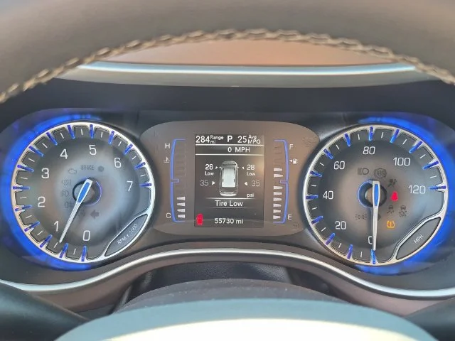 Used 2023 White Chrysler LX image 19