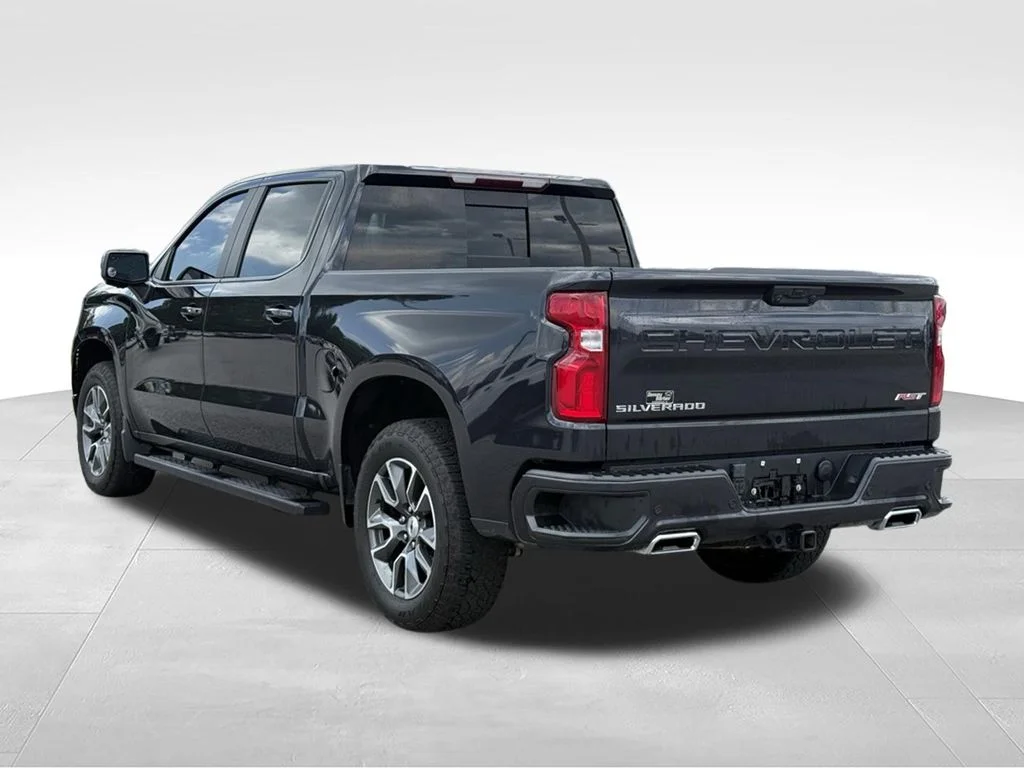 Used 2023 Gray Chevrolet RST image 3