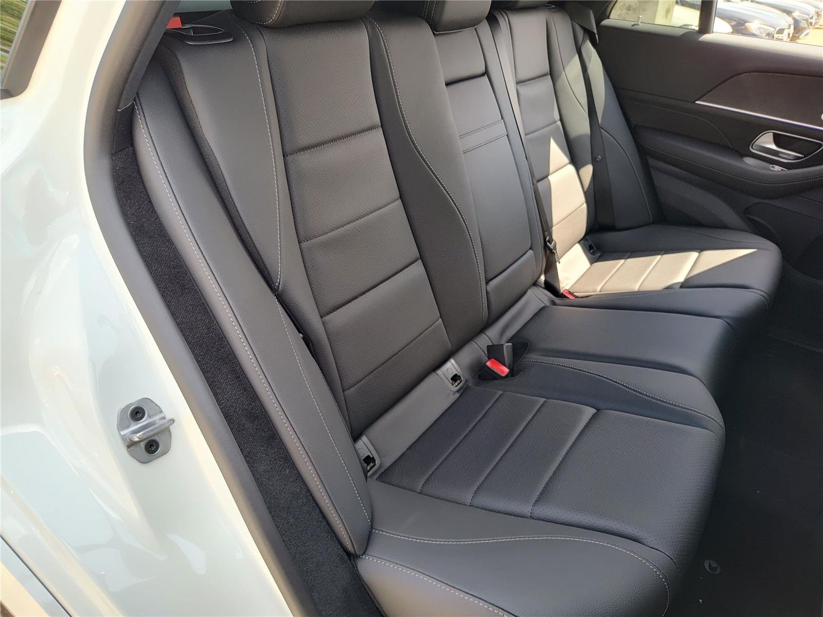 New 2026 Polar White Mercedes-Benz GLE 450 image 13