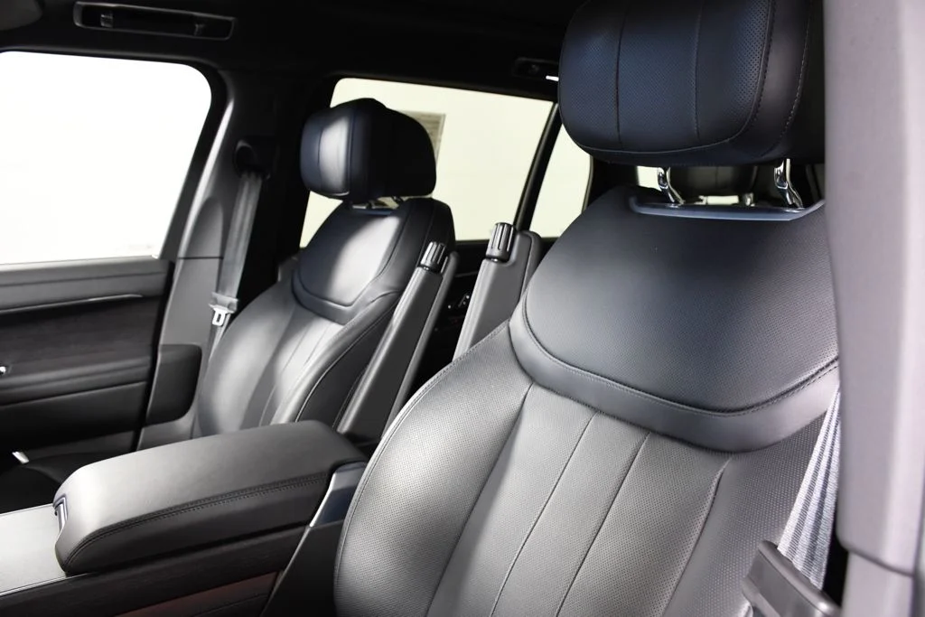 Used 2025 Santorini Black Metallic Land Rover Autobiography image 16