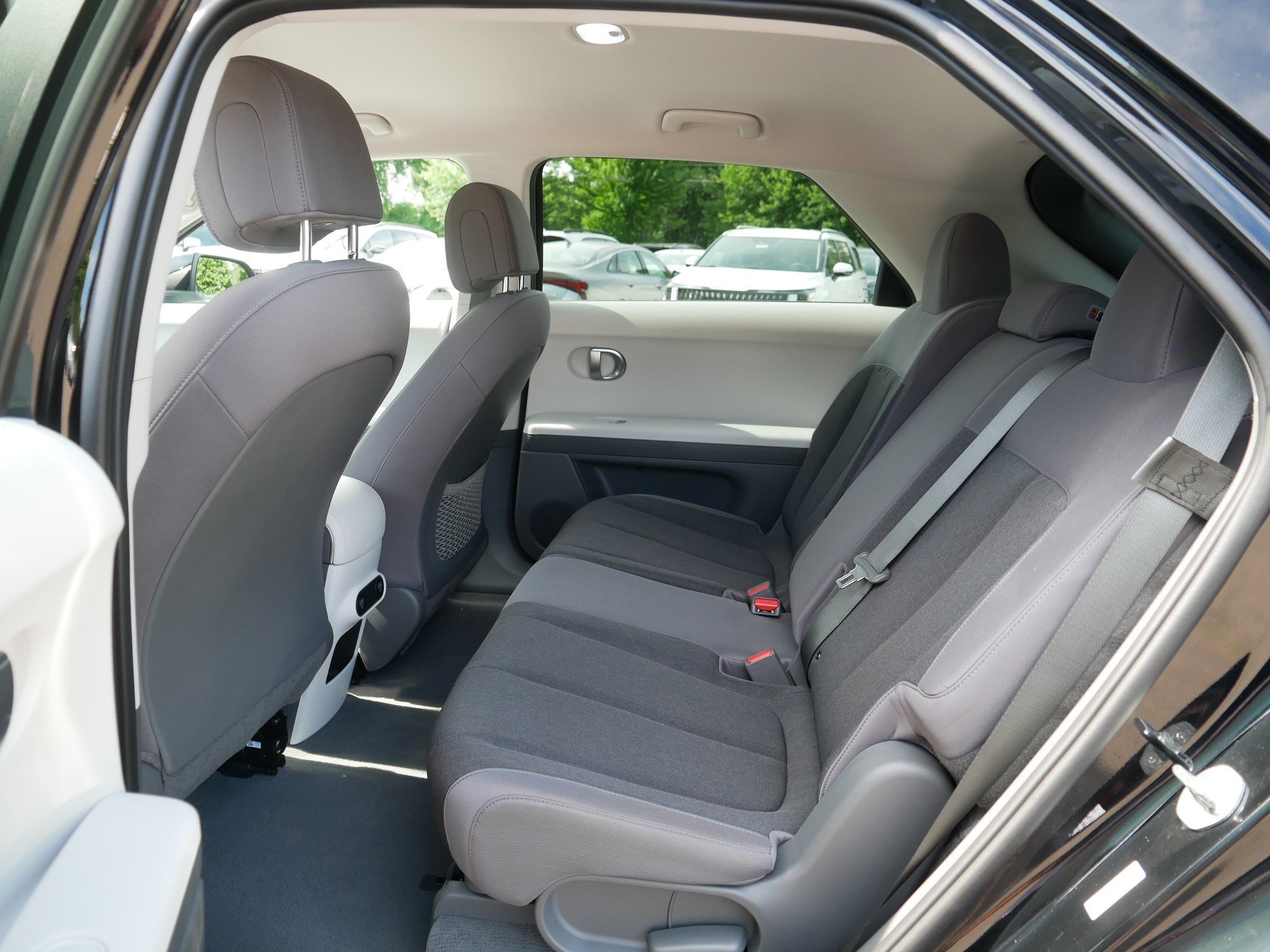 Used 2024 Abyss Black Hyundai SEL image 33
