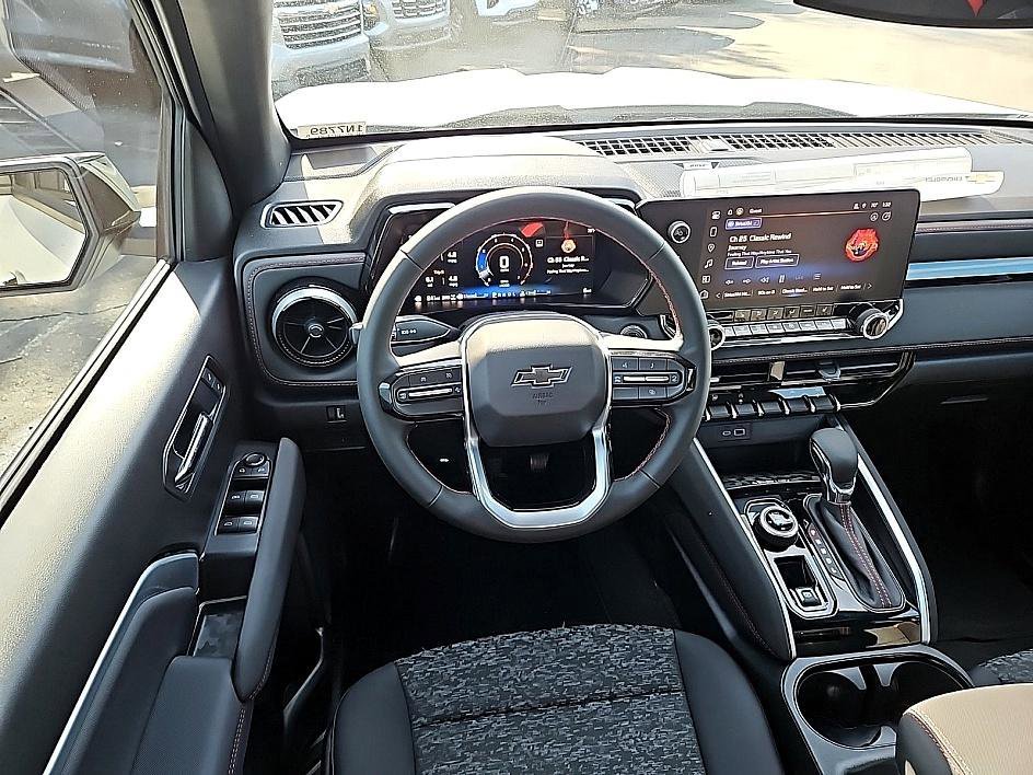 2025 Chevrolet Colorado Z71 - Photo 11