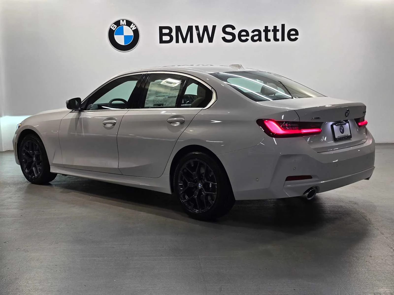 New 2026 Alpine White BMW NA xDrive image 4